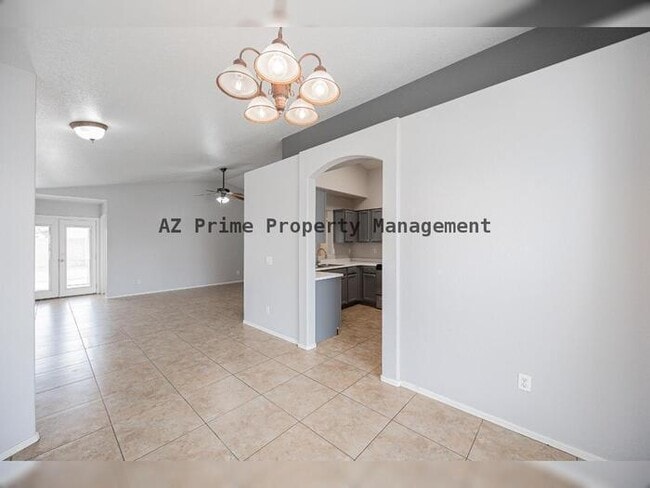 Building Photo - 5014 W Ponderosa Ln
