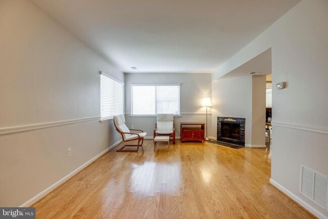 Building Photo - 10605 Summer Oak Ct