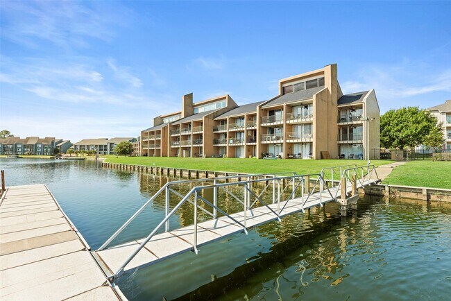 Building Photo - 12600 Melville Dr