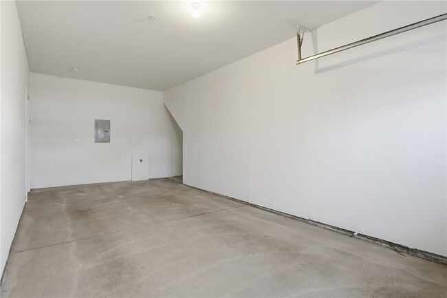 Building Photo - 1195 Marina Pkwy