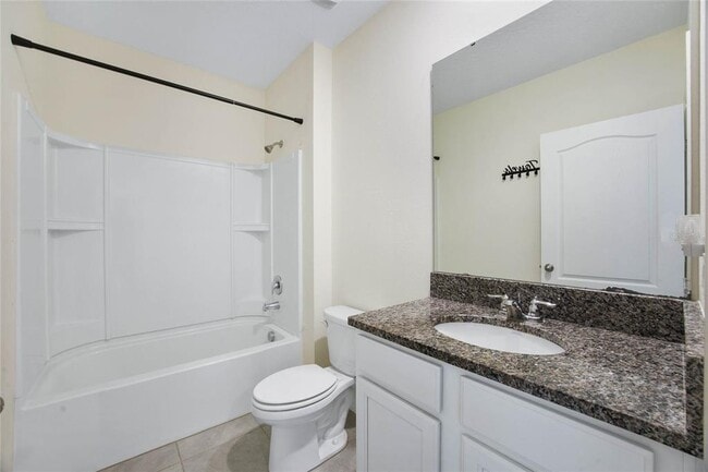 Building Photo - 652 Greymount St