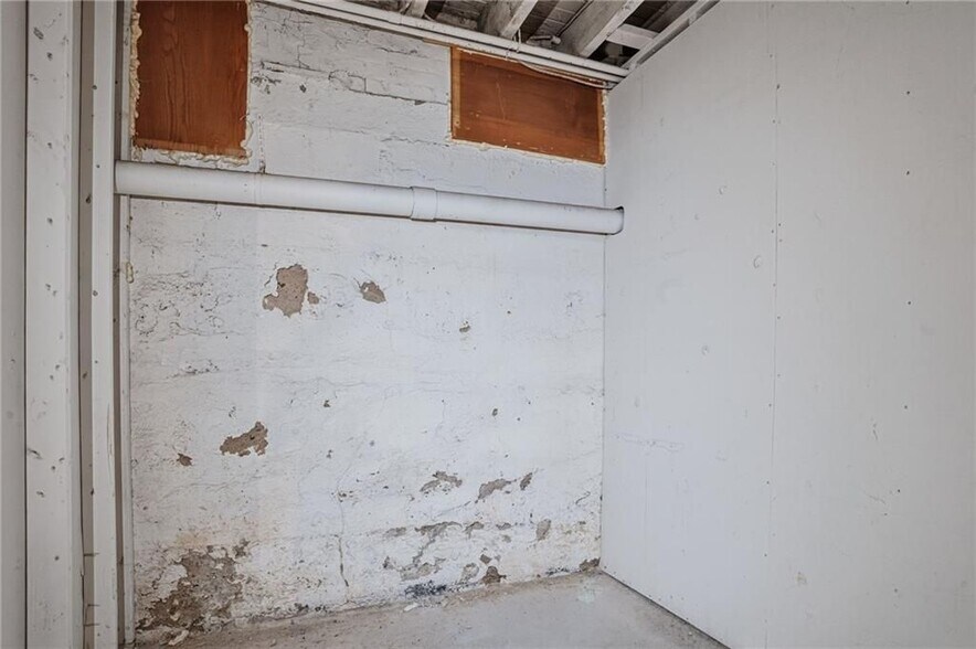 Building Photo - 937 Social St