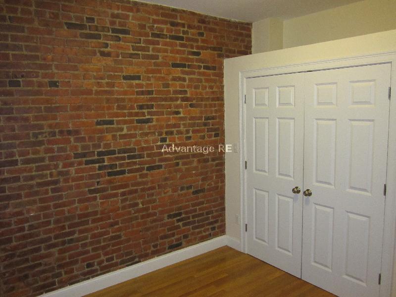 Building Photo - 23 St Lukes Rd