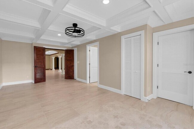 Building Photo - 5810 Bahama Shores Dr S