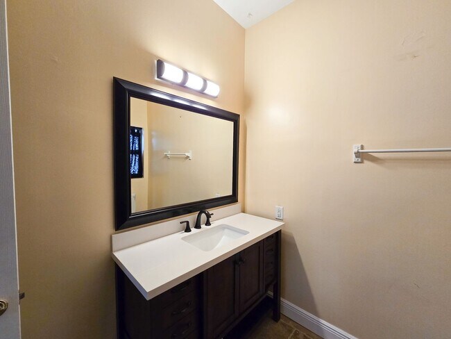 Building Photo - OCEANFRONT FURNISHED ANNUAL ONE BEDROOM ONE BATH