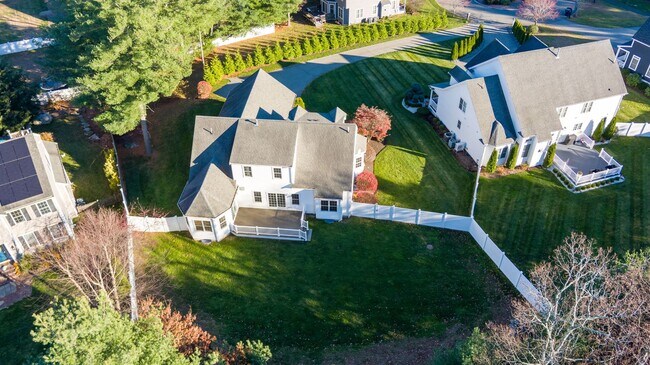 Building Photo - 5 Neff Dr