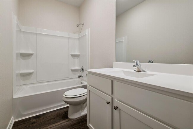 Building Photo - 15834 Berry Hl Dr