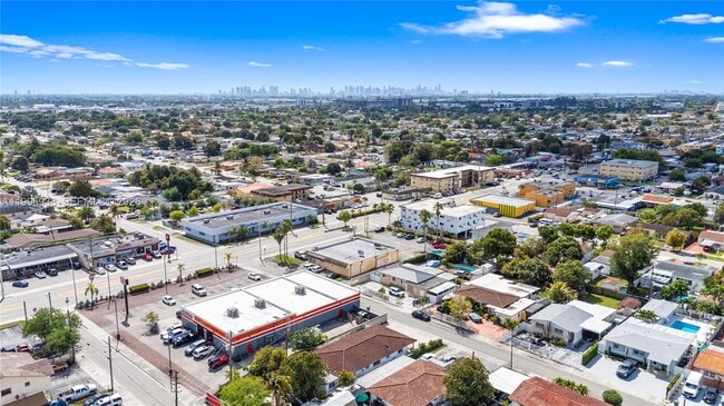 Building Photo - 361 E 39th St