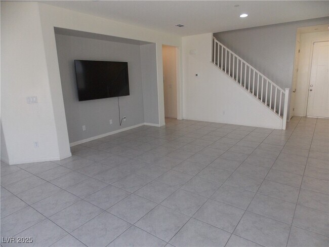 Building Photo - 160 Lilt Ave