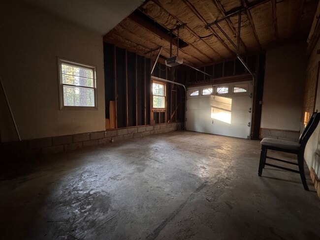 Building Photo - HOUSE FOR RENT IN THE JANESVILLE SCHOOL DI...