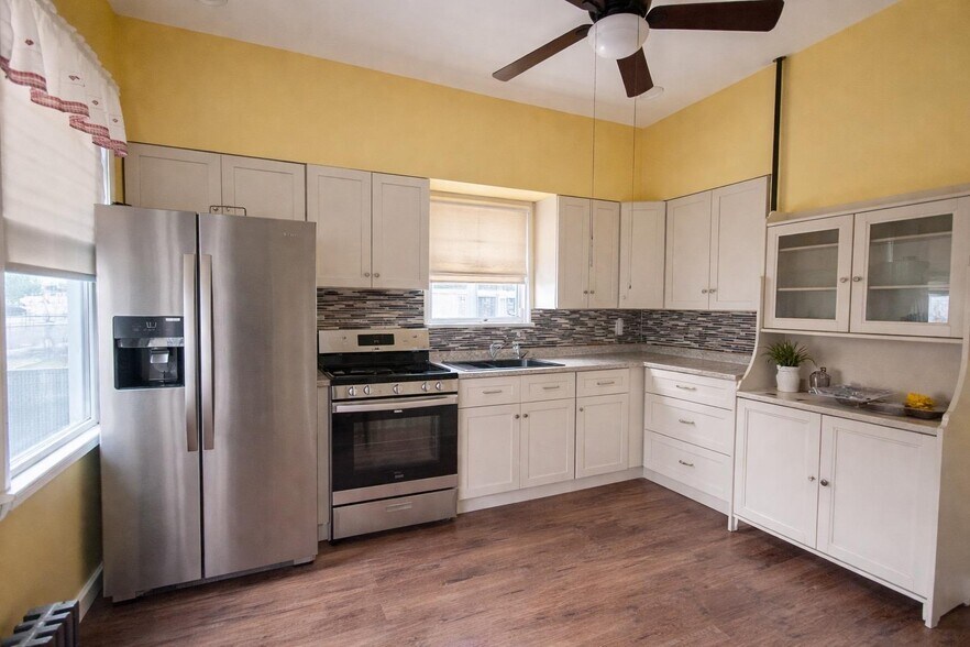 Building Photo - 138 Stuyvesant Ave