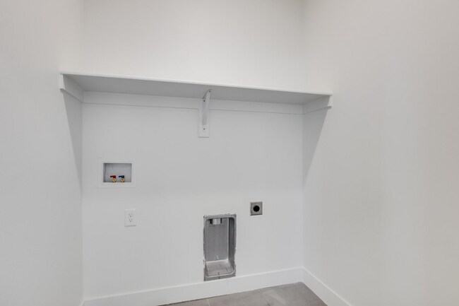 Building Photo - Move-In Ready 4-Bedroom Rental in the Hear...
