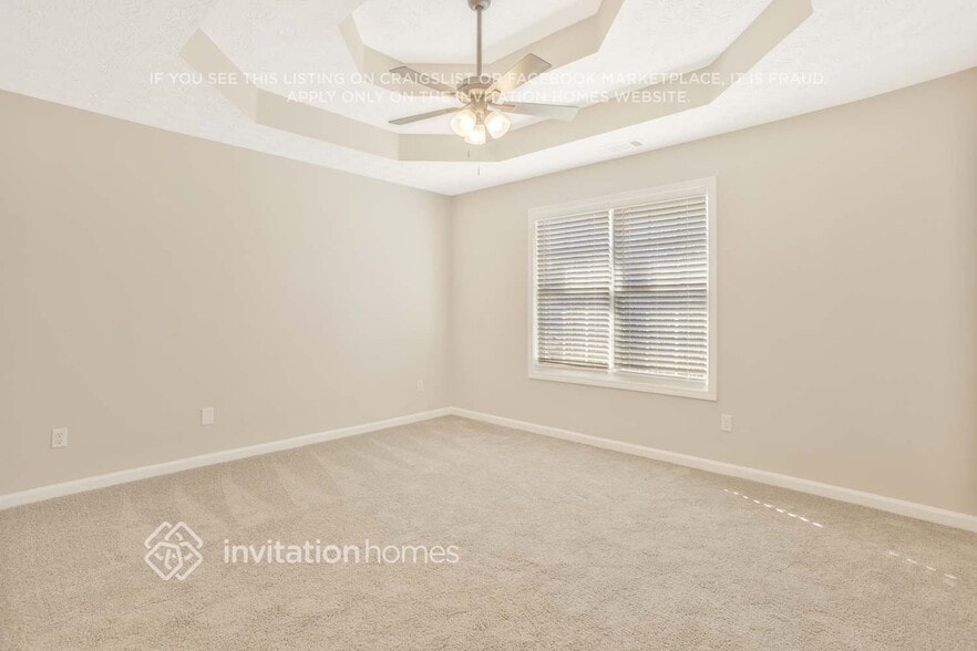 Building Photo - 115 E Lawn Dr