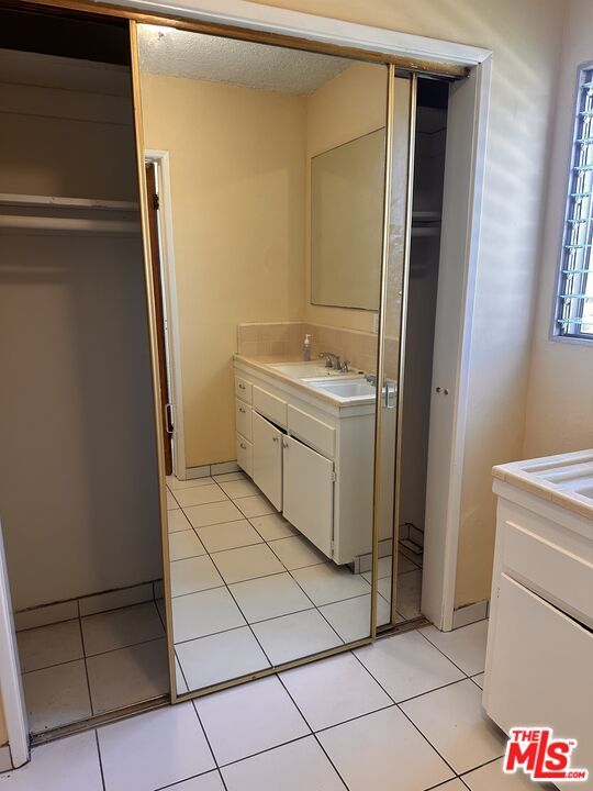 Building Photo - 5411 S Centinela Ave