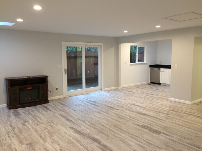 Building Photo - 7700 Devon Ct