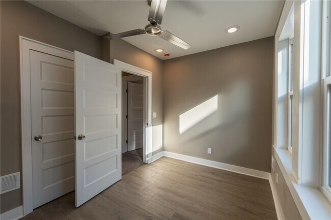 Building Photo - 531 N Euclid Ave