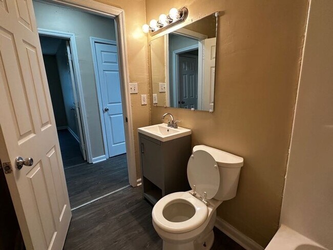 Building Photo - Duplex