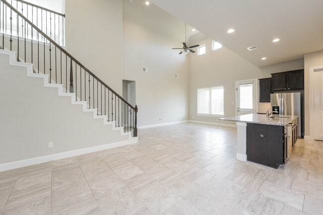 Building Photo - 1126 Orange Dawn Dr