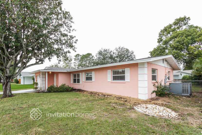 Building Photo - 3308 Cambridge Dr W