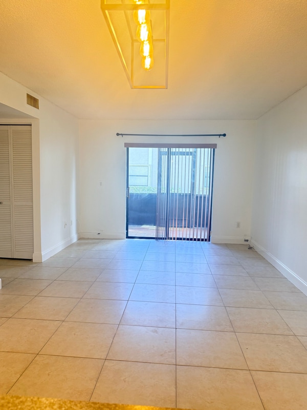 Building Photo - 9720 Hammocks Blvd