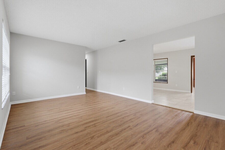 Building Photo - 14505 Farm Hills Pl