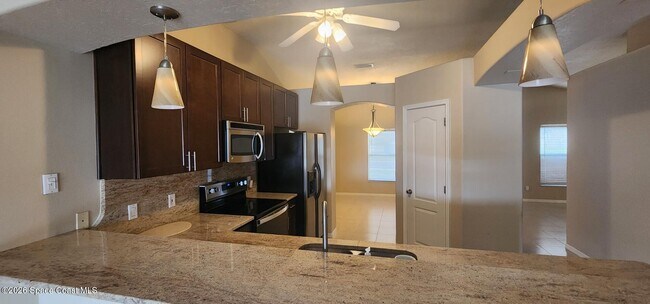 Building Photo - 3800 Sunbeam Ct