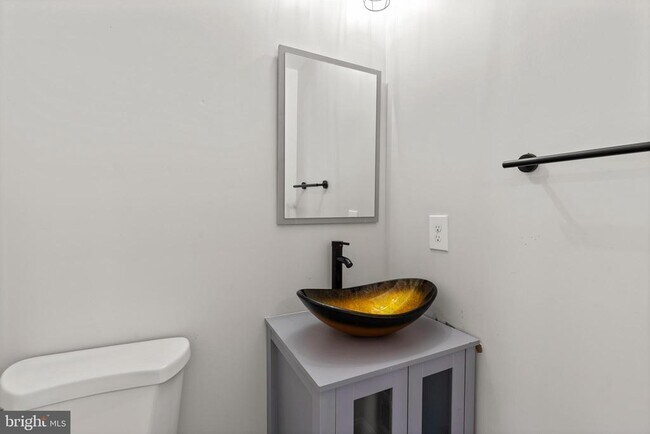 Building Photo - 3809 W Cold Spring Ln