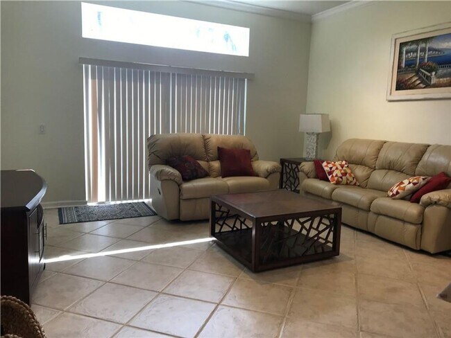 Building Photo - 1118 Chinaberry Dr