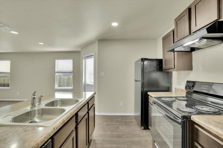 Building Photo - 7639 Hercules Point