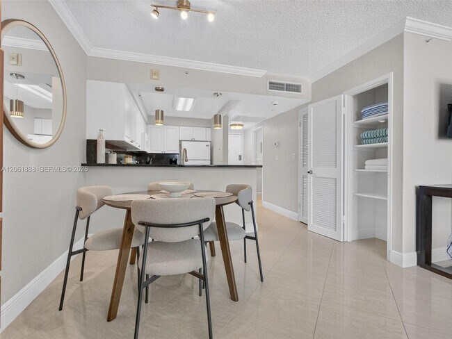 Building Photo - 2501 S Ocean Dr