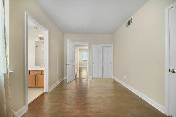 Building Photo - 1706 20th Ave