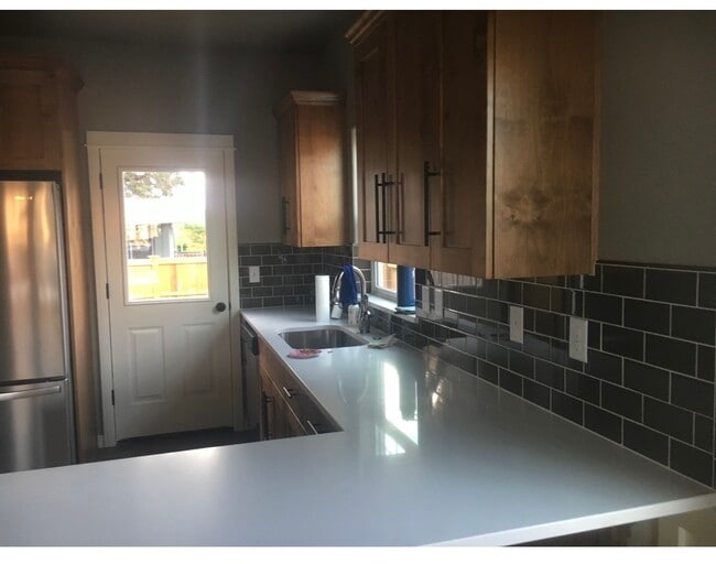 Building Photo - 2728 NE Black Oak Pl