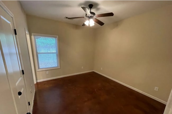 Building Photo - 2 bedroom/2 bath