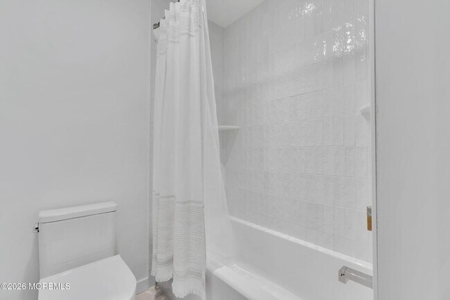 Building Photo - 42 Lexington Ct