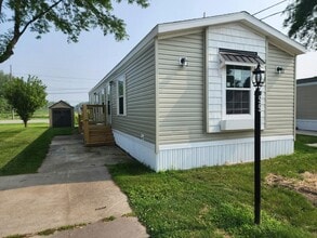 Building Photo - 99 Lincoln Dr