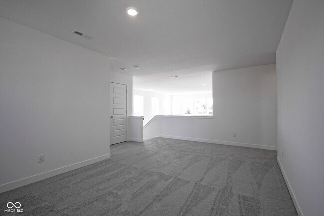 Building Photo - 9085 Summerton St