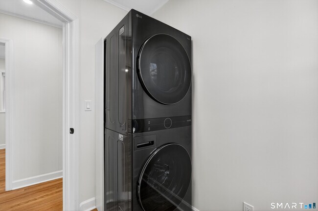 Building Photo - 195 Laurel Pl