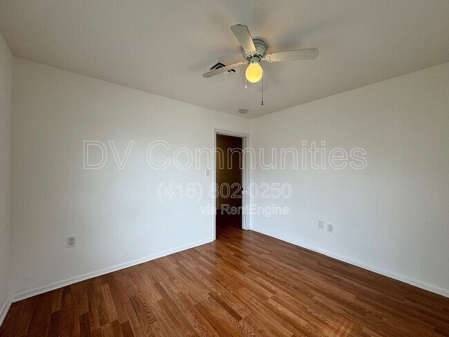 Building Photo - 817 Westmont Dr
