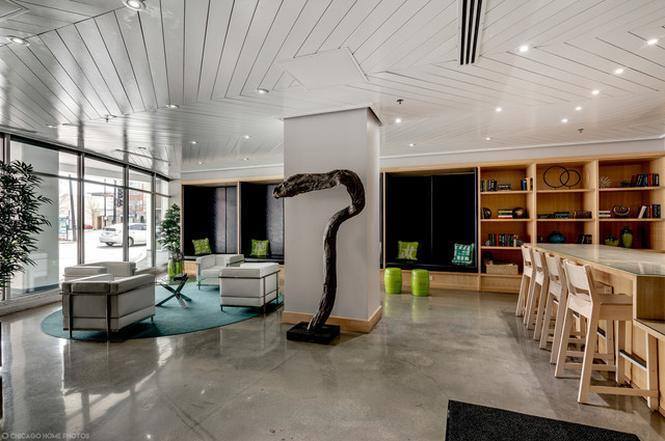 Lounge area in Lobby - 50 E 16th St