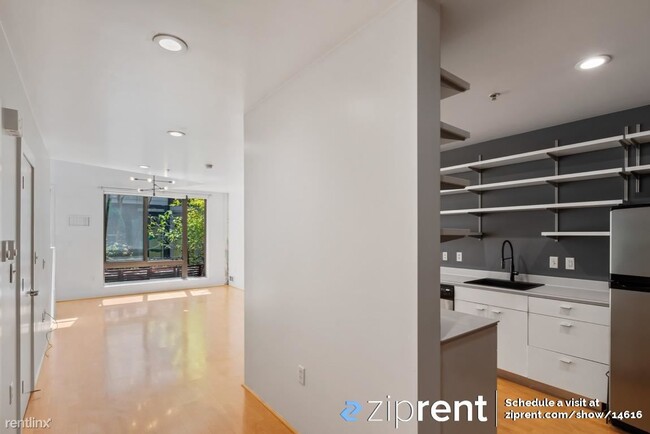 Building Photo - 1 br, 1.5 bath Condo - 1221 Pine Street, O...