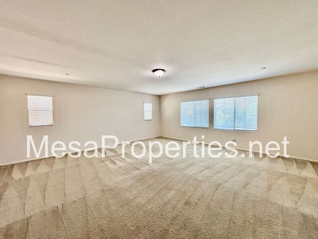 Building Photo - 6966 Madison Ln