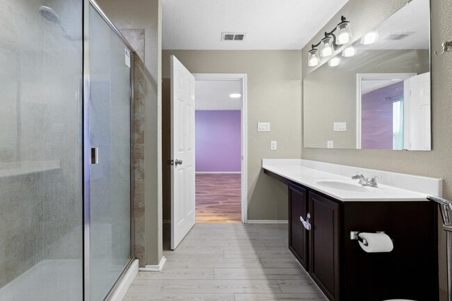 Building Photo - 2450 Keyhole Vw