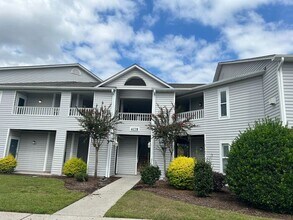 Building Photo - Breezewood Condo, 2 Brd/2bath, center of W...