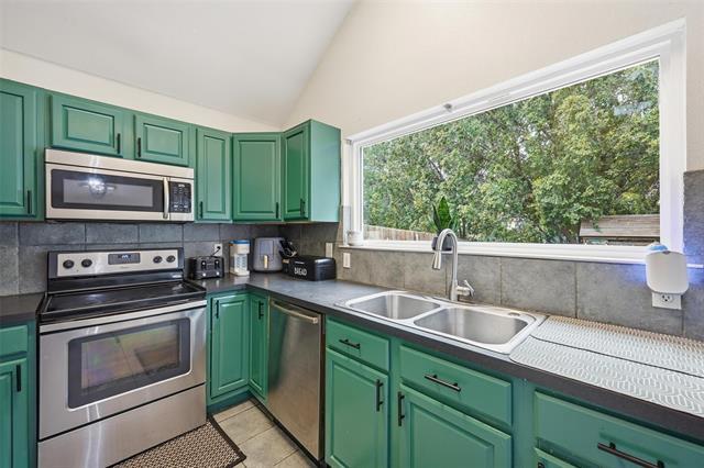 Building Photo - 912 S Old Orchard Ln