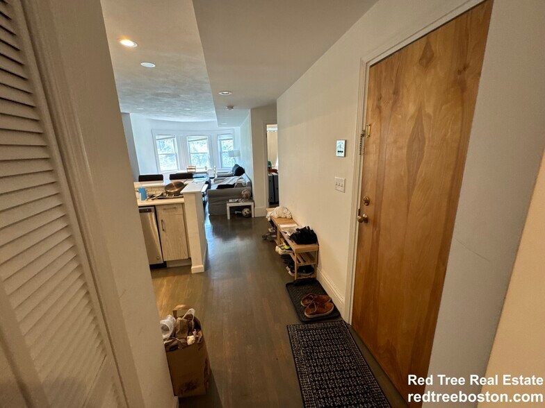 Building Photo - 1406 Beacon St