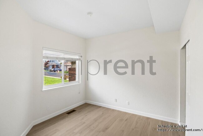 Building Photo - 2475 Canyon Lakes Dr