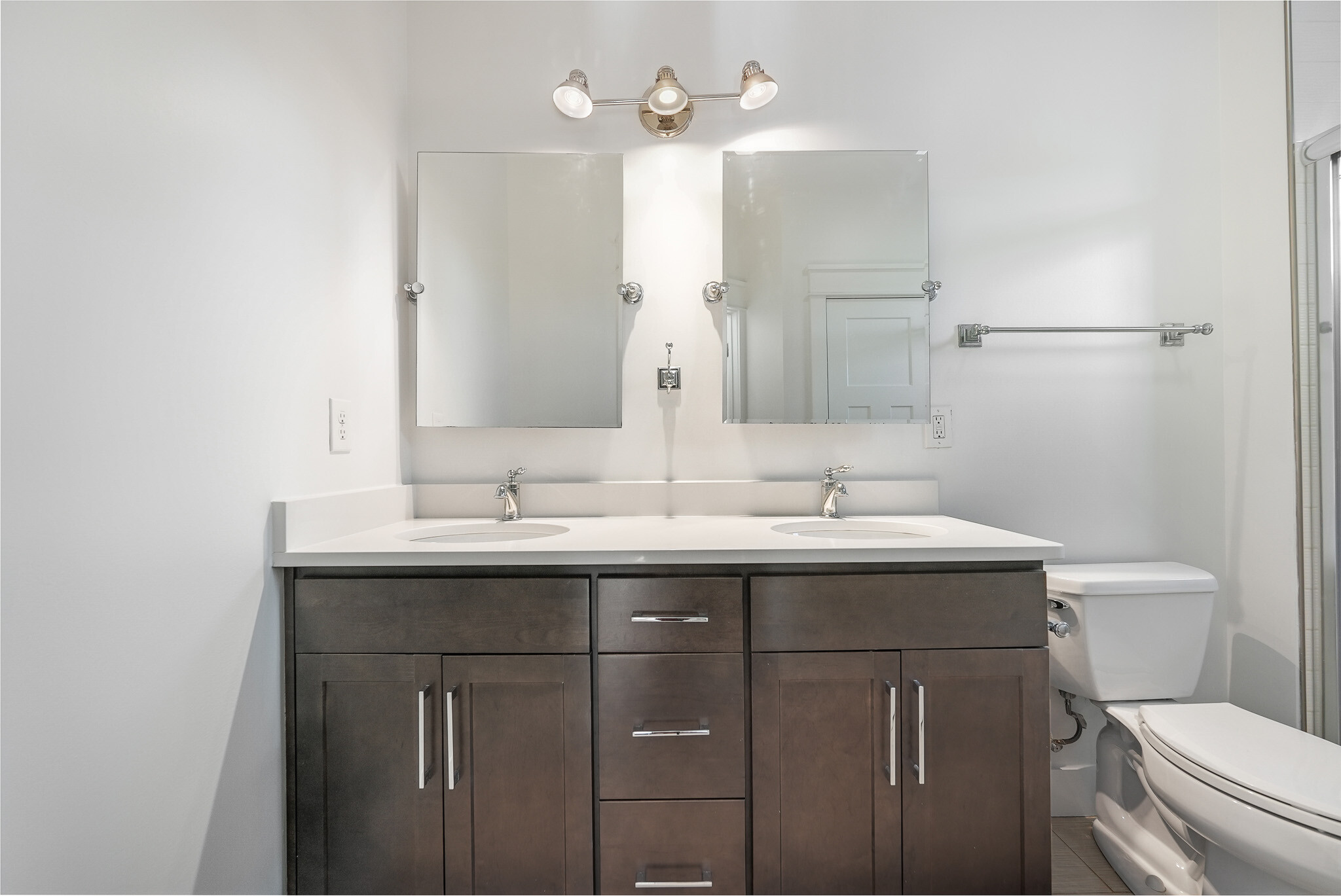 Main Bathroom - 1711 Ridley Blvd