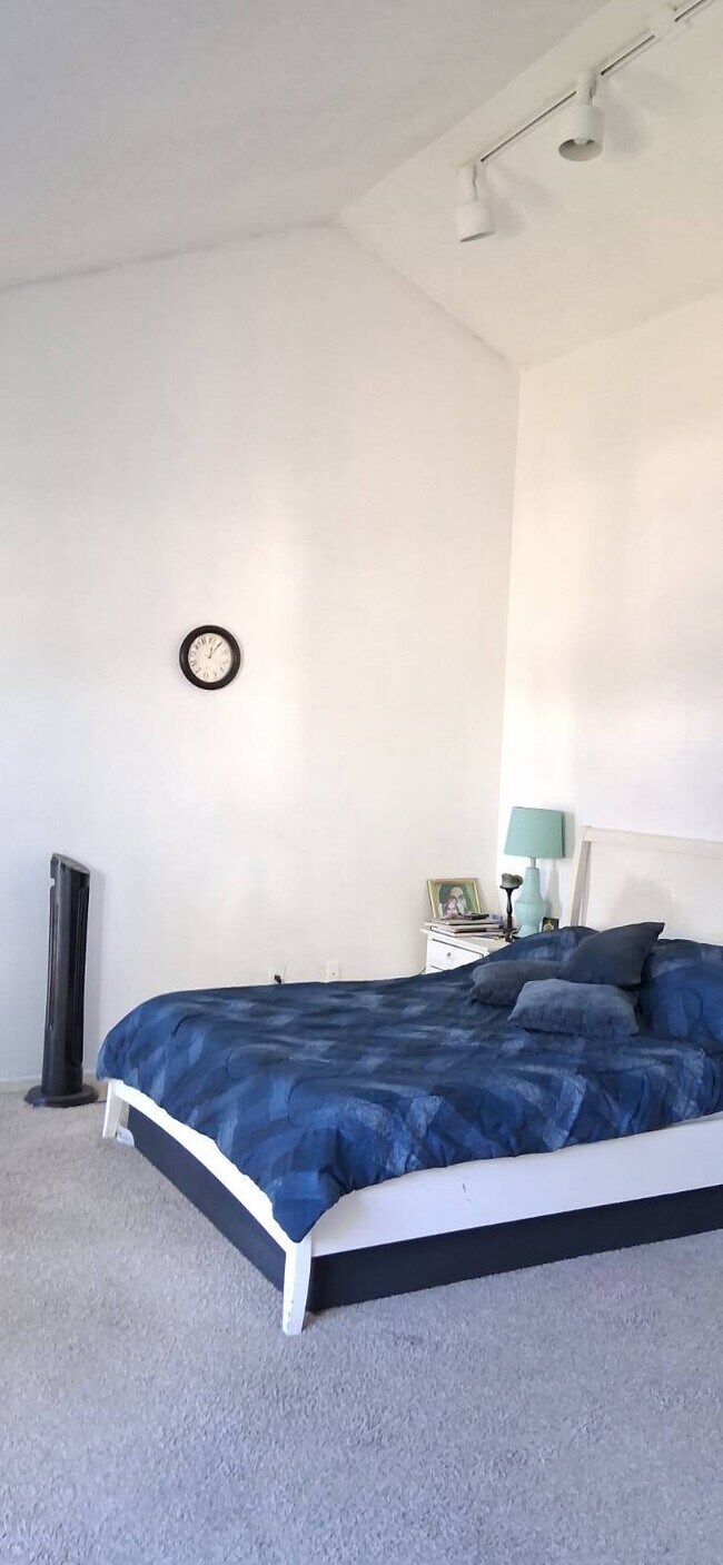 Building Photo - 1437 Robin Ln