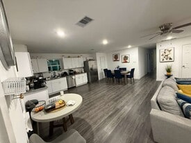 Building Photo - 5616 Hollow Pines Dr