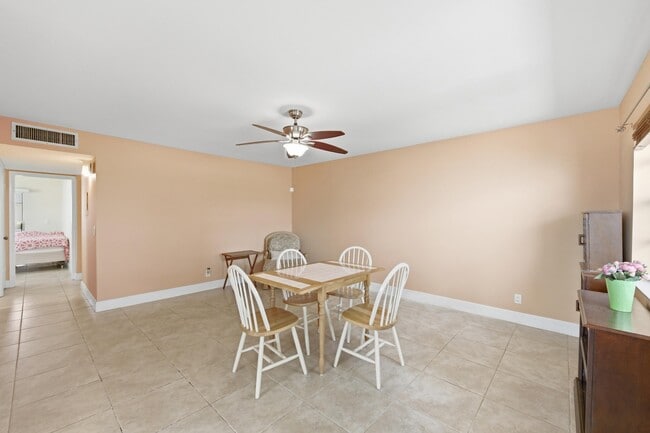 Building Photo - 729 Normandy Trail